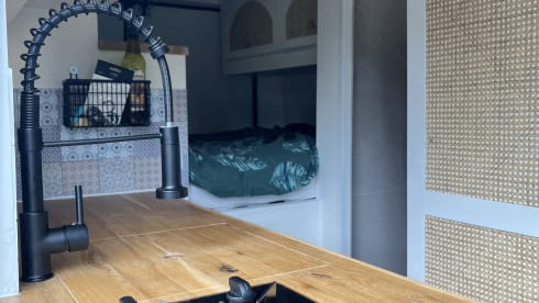 Perro – 2p Peugeot campervan from 2016