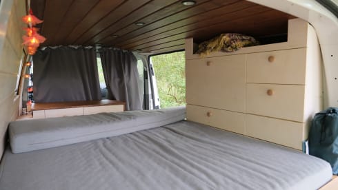 Gabby – 2p Volkswagen campervan uit 2012