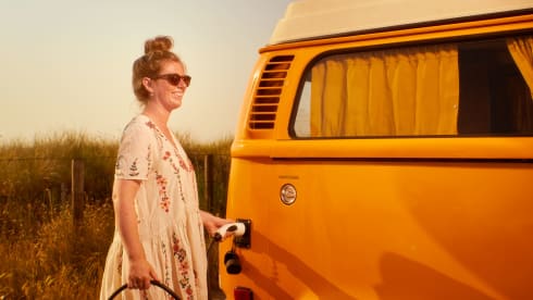 Ga op duurzame roadtrip met Calandria! ⚡️🚐 – 100% Electric! ⚡️ VW T2 "Calandria"