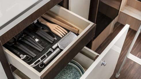 Moby – Adventurous new mobile home + sun canopy + air conditioning