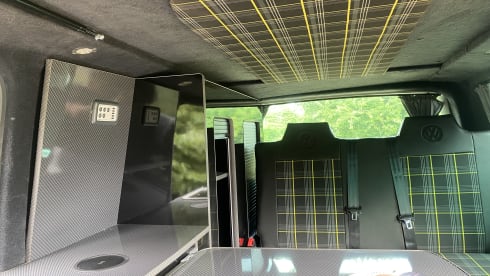 4 berth Volkswagen bus from 2012