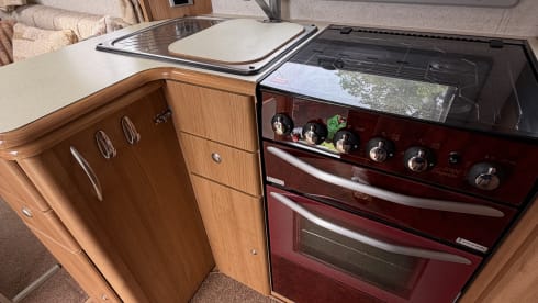 Pod  – 2 berth under 7m - end washroom - lots of storage 