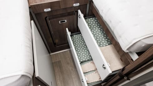 Tessoro 468 – 4p Benimar semi-integrated from 2025