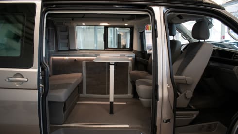 Bulli – 4p Volkswagen T6 California Ocean campervan from 2020