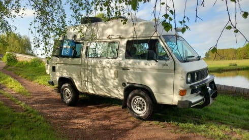 Rika – Vw T3/T25 Syncro 4x4 from £103pn