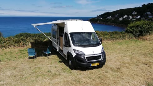 Boxer XL for tall people, surf camper with large garage