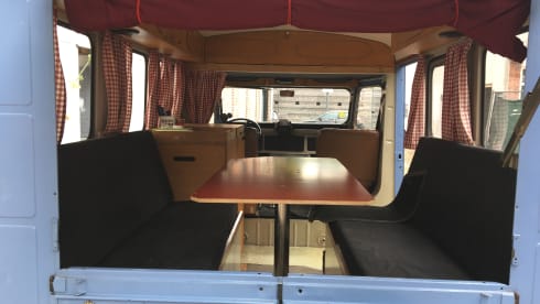 Feel good trip in retro Citroen HY - ultimate relaxation with character