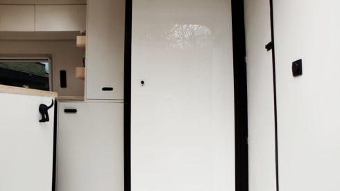 The Beast  – Beautiful, luxurious converted Sprinter L4 H2