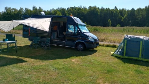 De Bus – Lovely family camper 4-6p