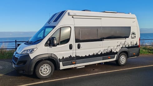 Valerie – Luxury 5 Birth Camper