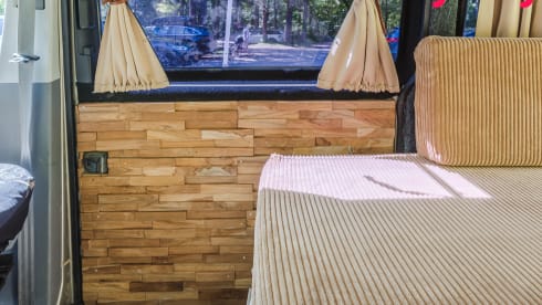 Alice The Van – Künstlerischer Dschungelcamper