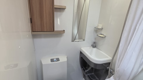 2016 Bailey Approach Advance 665 - 6 Berth