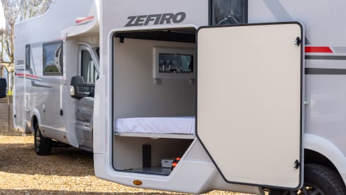 UYD – 6 Person Large Motorhome | Family | Bunkbed & Overcab | Air Conditioning