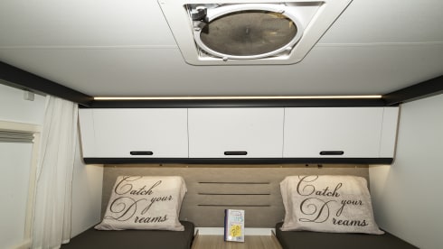 Ittercampers – 6p Sun Living semi-integrated from 2022
