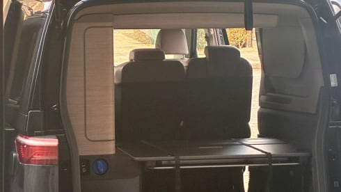 Go with the Flo – 4p Volkswagen campervan uit 2025