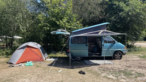 Blauwe bussie – (Almost) free campervan trip? Take me to Barcelona at the end of July! 