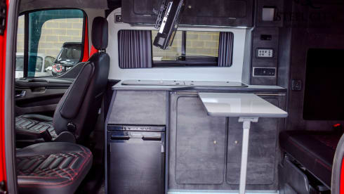 Maisie-Rose – 4 berth Ford campervan from 2019