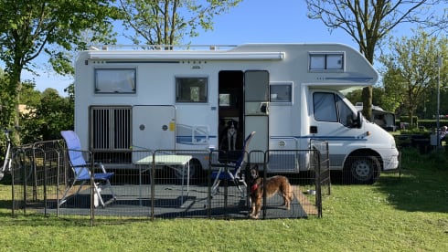 Ons maatje – 6p Adria Mobil alcove from 2004