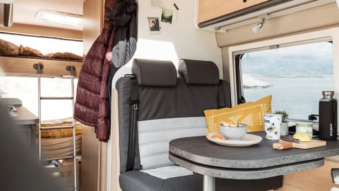 Cocolishi Camper – New bus camper for up to 4 people in Spain