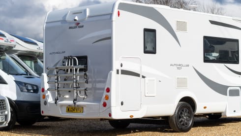 VFU – Family Layout with Large Lounge area & bunk beds
