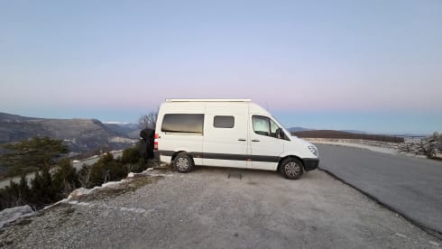 Donny – 2-seater Mercedes-Benz bus from 2013