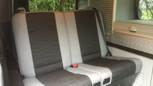Marco Polo Adventurer  – camper black, excellent condition, with tinted glass in the back for lots of privacy