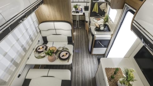 Best Social Space Motorhome, Auto Roller 746 2025