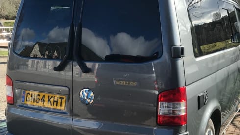 Eric – 4 berth Volkswagen Campervan - Eric