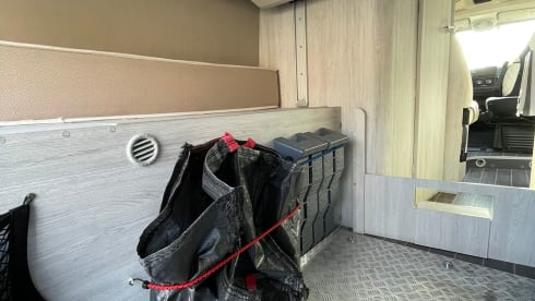 Fiat Livingstone Duo XL with electric lifting bed (3 sleeping places)