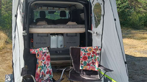 Molly – Electric Campervan Kia PV 5. 2-person
