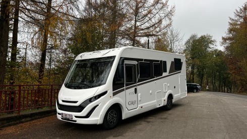 Mobilynn – Splinternieuwe McLouis Carat integraal 870 (4p)