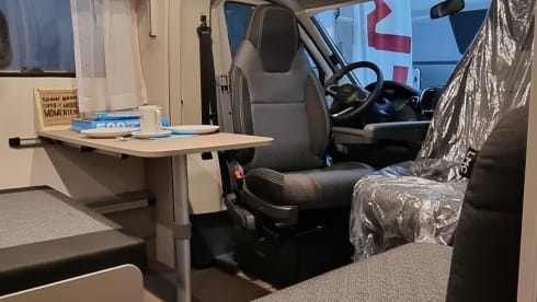 2026 NIEUW! – 🚐 LMC Geräumige, teilintegrierte Wohnung für 3 Personen