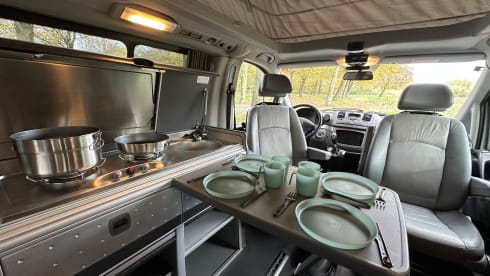 Mercedes-Benz Marco Polo 4 persons