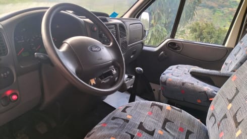 Mycamper – 6-seater attic camper with air conditioning