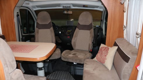 With a good feeling on holiday with this complete Dethleff Camper