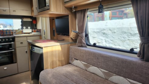 Flossieflo – 2 berth 2014 fully equipped Fiat Bessacarr 