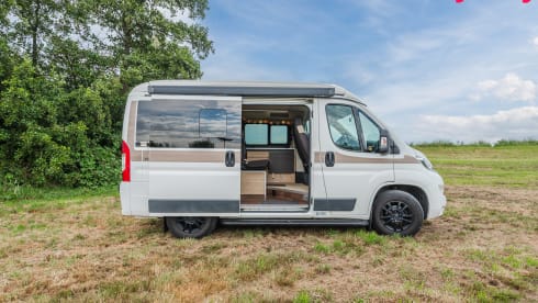 Stoere Duco – Reliable Hymer Sydney urban camper, comfortable, complete inventory