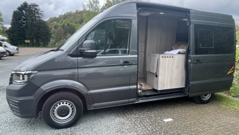 The one with the Orange Triangles – 2020 MWB VW Crafter