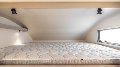 Super camper with 5 fixed beds! 2023