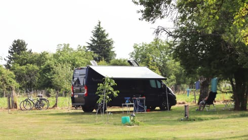 Frits – Frits: Comfortabele, complete camper voor 2 personen (en 1 hond)