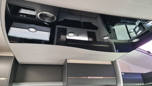 T814XB – Chausson 777GA Automatic Titanium Premium very luxurious, km free