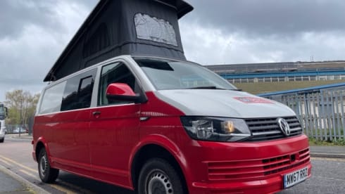Reddy – VW Transporter MANUAL Pop Top 4 Berth