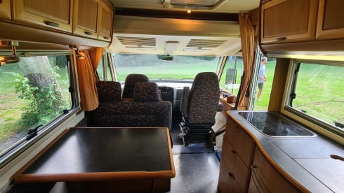 6 person family camper. Hymer integral from 2000