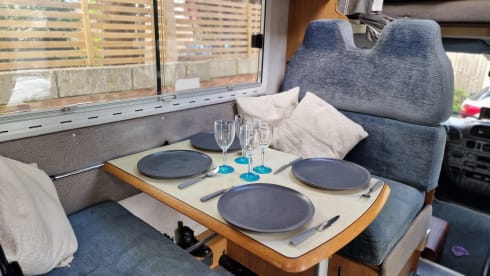 Insurance Included in rental – Perfect family motorhome 6 berth 'off grid'