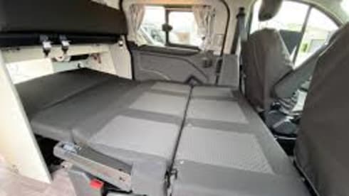 Daffy – 4 berth Ford Nugget Plus campervan from 2022