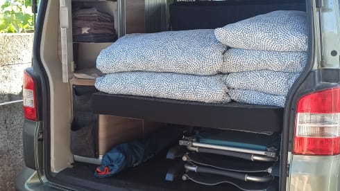 Olive green campervan – VW camper 4x4 | 4 people | Lisbon/ Porto / Coimbra - Portugal