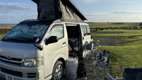 Yoshi – 4 berth Toyota campervan from 2010