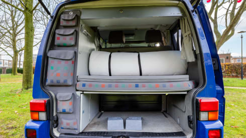 Foelie – 4p Volkswagen campervan uit 2002