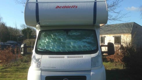 Dethleffs A5881 – Luxury 6-person Dethleffs camper 2x Airco, Navi, bunk bed