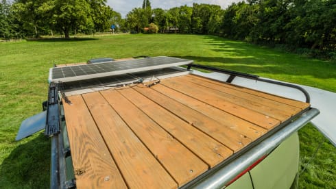 Stef – Cozy Off-grid Mercedes Campervan